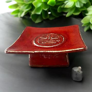 Imitatie Chinese brievenhouder uit de Chien Lung periode. beschikbaar voor biedingen