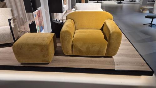 Showroommodel Montel Bold fauteuil met voetenbank, Huis en Inrichting, Banken | Sofa's en Chaises Longues, Nieuw, Stof, Ophalen