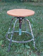 Oude Vintage Industriele Kruk Tafeltje, Huis en Inrichting, Krukjes, Gebruikt, Ophalen of Verzenden, V, V