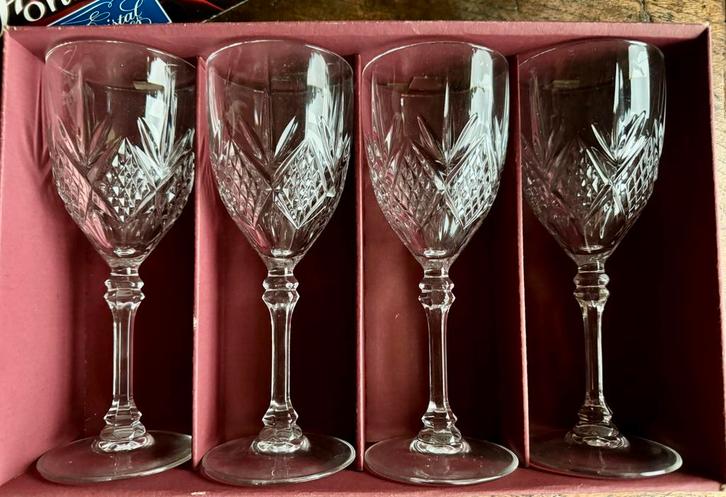 4 Fontenay wijnglazen van kristal vintage, Verzamelen, Porselein, Kristal en Bestek, Zo goed als nieuw, Kristal, Ophalen of Verzenden