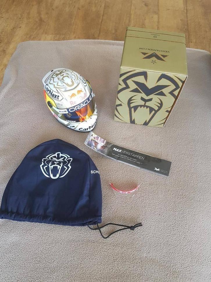 Verstappen 1:2 helm seizoen 2022, Verzamelen, Automerken, Motoren en Formule 1, Nieuw, Formule 1, Ophalen of Verzenden