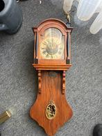 Klassieke Wandklok met Eikenhouten Kast, Antiek en Kunst, Antiek | Klokken, Ophalen