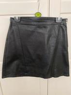 Zwart rokje leer look Zara met rits, Kleding | Dames, Maat 38/40 (M), Ophalen of Verzenden, Zo goed als nieuw, Boven de knie