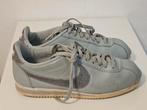 Leren sneakers NIKE 39, Ophalen of Verzenden, Zo goed als nieuw, Hardloopschoenen, Nike