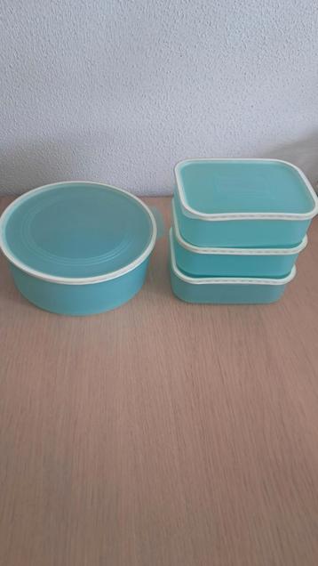 TUPPERWARE KOEK TROMMEL EN LUNCHTROMMELS beschikbaar voor biedingen