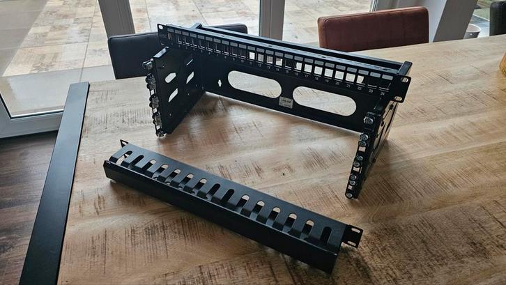 19inch rack 4U + accesoires (prijs verlaagd), Computers en Software, Serverkasten, Gebruikt, Ophalen of Verzenden