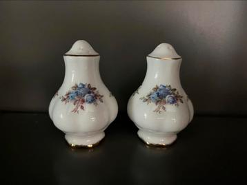 Royal Albert Moonlight rose. Peper en zout stelletje. beschikbaar voor biedingen