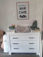 Babybed en commode kleur wit, Kinderen en Baby's, Kinderkamer | Complete kinderkamers, Ophalen, Zo goed als nieuw, Jongetje of Meisje