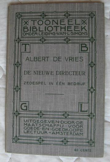 Albert de Vries, De nieuwe directeur (Tooneelbibliotheek) beschikbaar voor biedingen