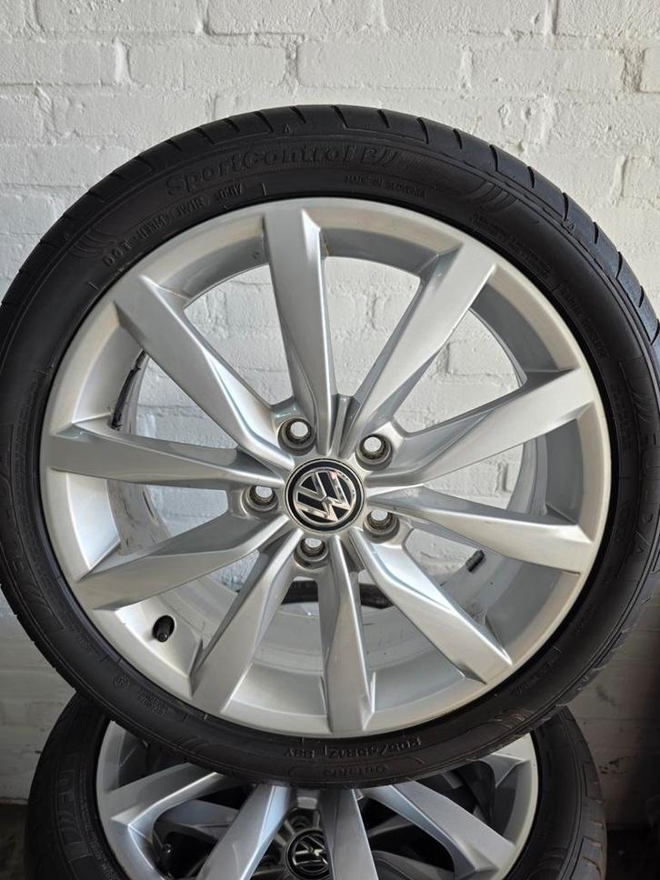 ZGAN orig. 17" VW Golf 7 R-line Dijon velgen, 6 mm zomerband, Auto-onderdelen, Banden en Velgen, Banden en Velgen, Zomerbanden