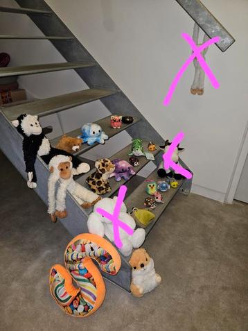 Grote verzameling knuffels beschikbaar voor biedingen