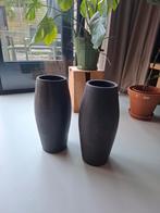 zwarte matte hoge vazen (2 stuks), Huis en Inrichting, Woonaccessoires | Vazen, Ophalen, Zo goed als nieuw, Zwart, Minder dan 50 cm