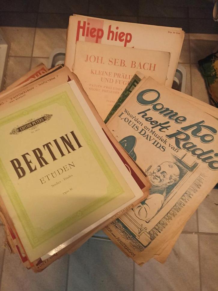 Oude muziek bladen, ongeveer een krat vol!, Verzamelen, Tijdschriften, Kranten en Knipsels, Tijdschrift, 1980 tot heden, Ophalen of Verzenden
