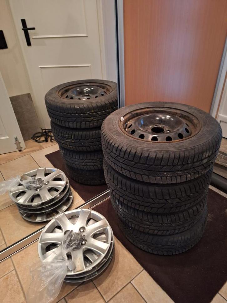 Winterbanden; Semperit 175/65 R14 82T, Auto diversen, Auto-accessoires, Zo goed als nieuw, Ophalen