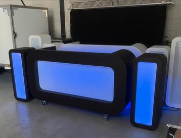 Nieuwe DJ Booth met of zonder zuilen beschikbaar voor biedingen