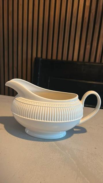 Wedgwood jus kom beschikbaar voor biedingen