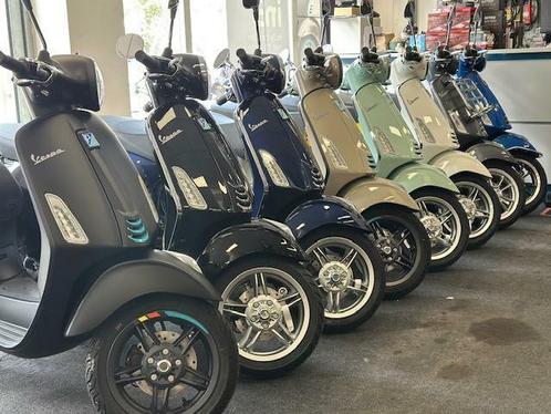 Vespa Primavera 2025 Euro 5 Inclusief Bundelpakket ( vespa ), Fietsen en Brommers, Brommers | Vespa, Nieuw, Overige modellen