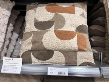 Twee mooie kussen hoezen beschikbaar voor biedingen