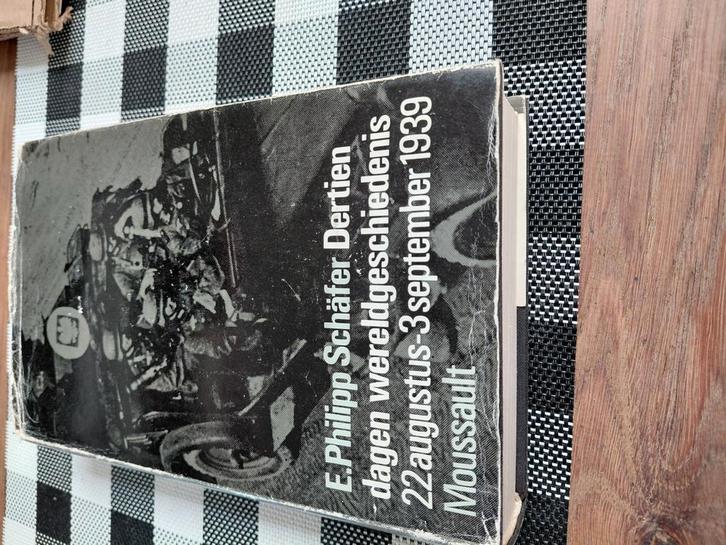 E schaffer 13 dagen wereldgeschiedenis, Boeken, Oorlog en Militair, Gelezen, Tweede Wereldoorlog, Ophalen of Verzenden