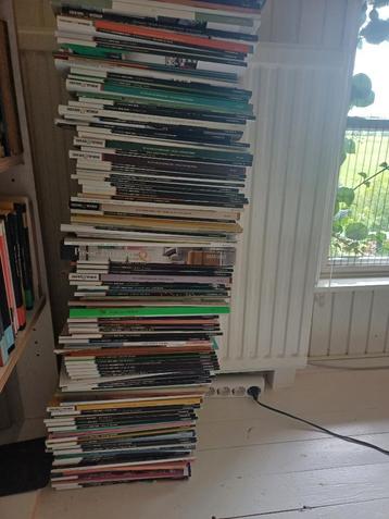 Woontijdschriften beschikbaar voor biedingen