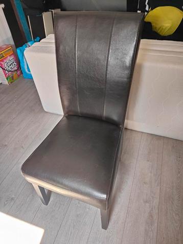 Vier mooie lederen stoelen. beschikbaar voor biedingen