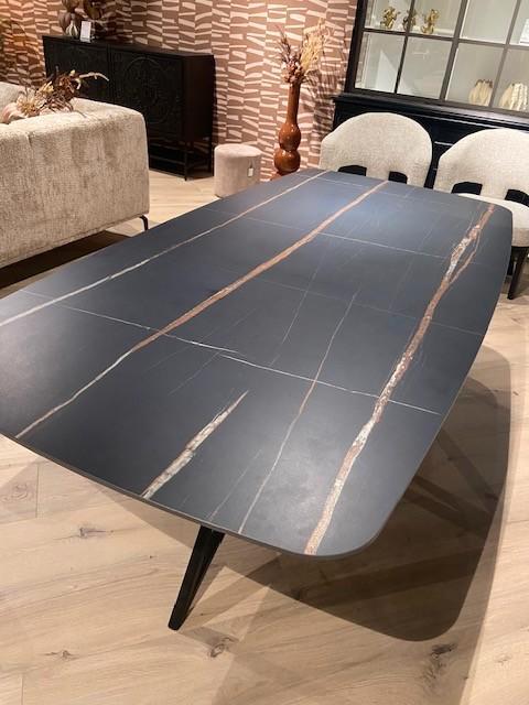 Eettafel Sahara Noir, Huis en Inrichting, Tafels | Eettafels, Zo goed als nieuw, 100 tot 150 cm, 200 cm of meer, Vijf personen of meer