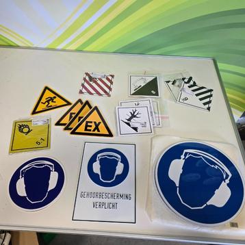 Waarschuwings labels / stickers / magneet labels 29 stuks beschikbaar voor biedingen