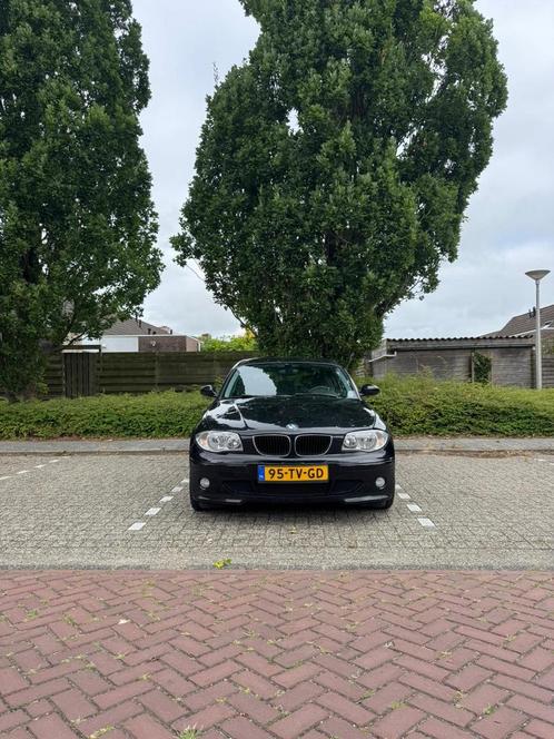 BMW 1-Serie 1.6 116I 2007 Zwart, Auto's, BMW, Particulier, 1-Serie, Trekhaak, Benzine, D, Hatchback, Handgeschakeld, Origineel Nederlands