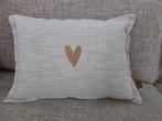 Erg mooi beige kussen van zusss met gouden hart kussentje, Ophalen of Verzenden, Zo goed als nieuw, Beige, Rechthoekig
