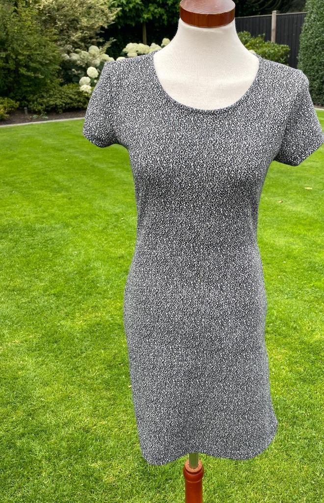 Hema soepel grijs zomerjurkje NIEUW maat S, Kleding | Dames, Jurken, Nieuw, Maat 36 (S), Grijs, Boven de knie, Ophalen of Verzenden