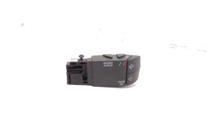 Radio bediening Renault Twingo, Auto diversen, Autoradio's, Ophalen of Verzenden