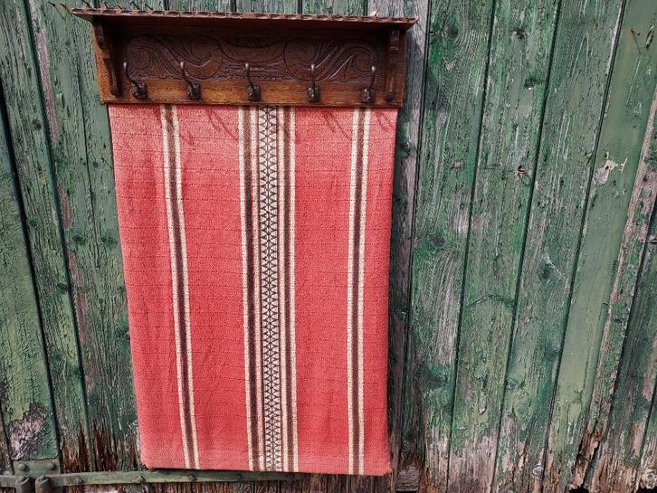 Mechelse kapstok + kleed, 5 haken, snijwerk bloembokaal., Antiek en Kunst, Antiek | Woonaccessoires, Ophalen of Verzenden