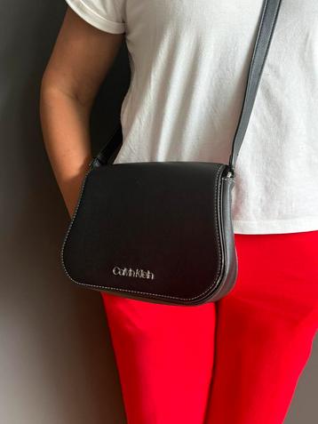 Calvin Klein bag black beschikbaar voor biedingen