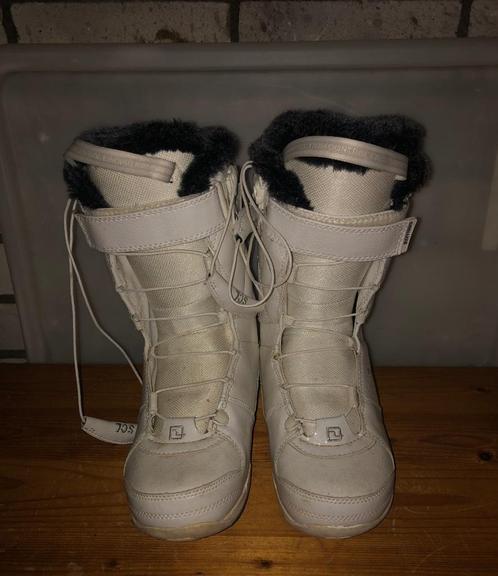 Deeluxe teddy gevoerde wit snowboard schoenen mt 40,5, Sport en Fitness, Snowboarden, Zo goed als nieuw, Schoenen, Ophalen of Verzenden