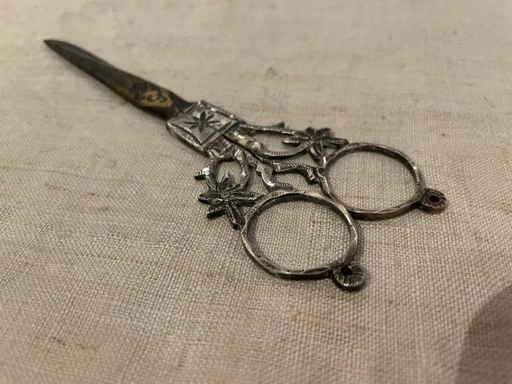 handwerkschaar naaischaar chatelaine schaar naaigerei, Antiek en Kunst, Antiek | Goud en Zilver, Ophalen of Verzenden