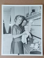 Sjoukje Dijkstra foto prent Ben van Meerendonk, Verzenden, 1980 tot heden