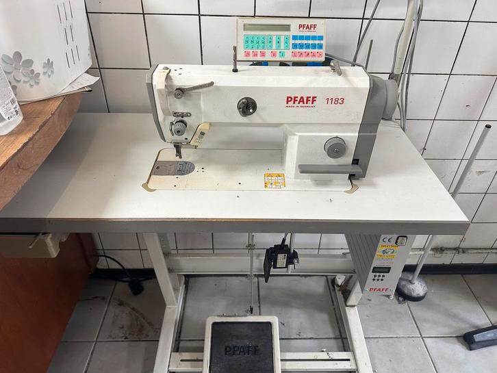 Pfaff 1183 Industriële Naaimachine - Duits Fabricaat, Antiek en Kunst, Antiek | Naaimachines, Ophalen