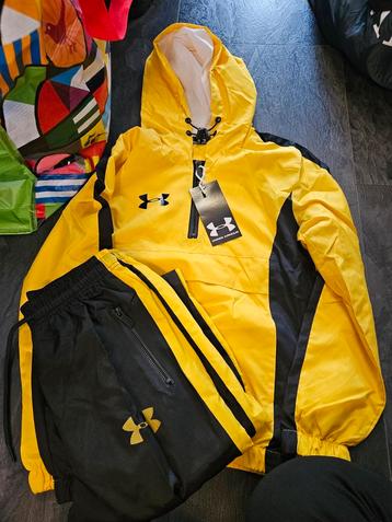 Under Armour Geel Trainingspak Maat 110 Nieuw beschikbaar voor biedingen