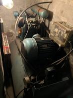 Zware 5,5 kW compressor op 300 ltr tank, Doe-het-zelf en Verbouw, 100 liter of meer, Ophalen, Zo goed als nieuw