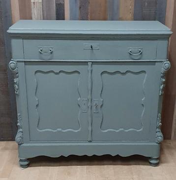 Brocante halkast TV kast meidenkast kledingkast linnenkast  beschikbaar voor biedingen