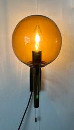 Vintage Wandlamp met Amberkleurige Glazen Bol, Ophalen of Verzenden, Zo goed als nieuw, Glas