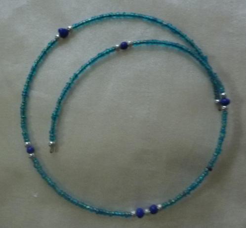 Elegante 'klem'-ketting, Sieraden, Tassen en Uiterlijk, Kettingen, Zo goed als nieuw, Overige materialen, Blauw, Ophalen of Verzenden