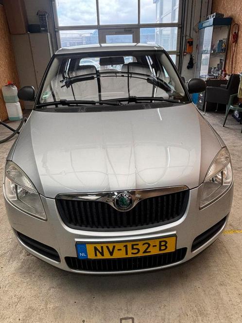 Skoda Fabia 1.2 44KW 2010 Grijs, Auto's, Skoda, Particulier, Fabia, Benzine, C, Hatchback, Handgeschakeld, Geïmporteerd, Zilver of Grijs