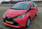Toyota Aygo 4 Ddrs Rood, Auto's, Voorwielaandrijving, Origineel Nederlands, Handgeschakeld, Particulier