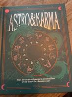 Viola Robbemondt - Astro en Karma, Boeken, Achtergrond en Informatie, Astrologie, Ophalen of Verzenden, Zo goed als nieuw