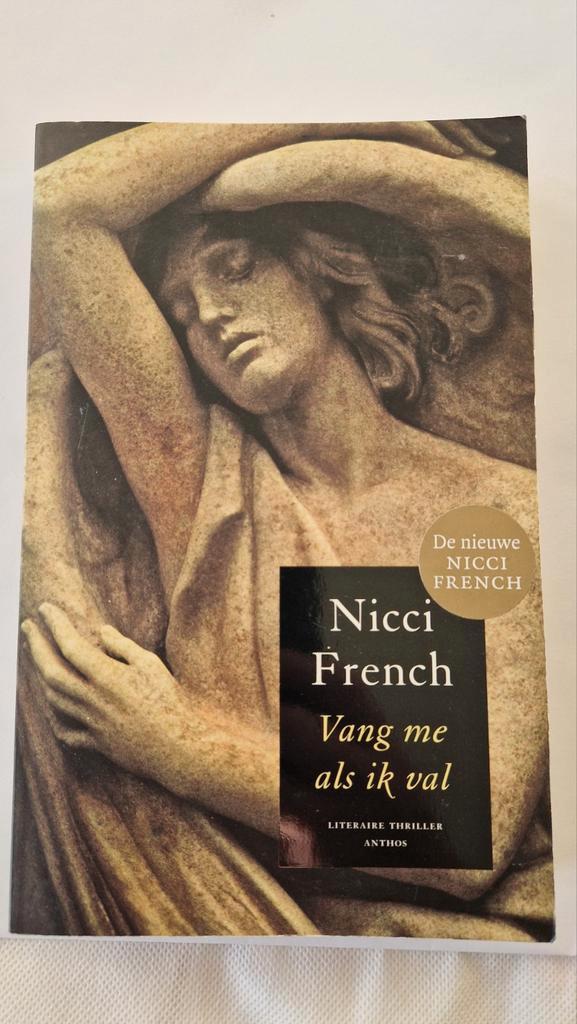 Nicci French - Vang me als ik val, Boeken, Thrillers, Zo goed als nieuw, Nederland, Ophalen of Verzenden