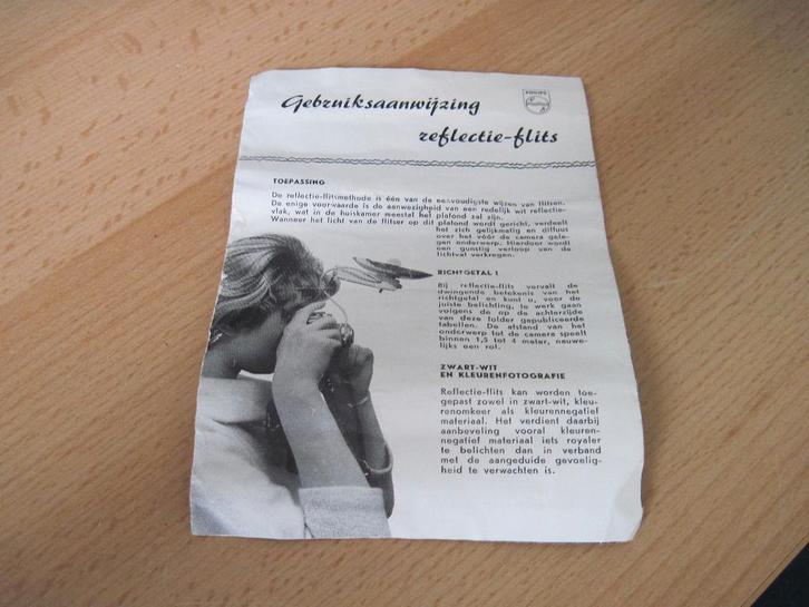 272 - Philips Gebruiksaanwijzing reflectie-flits, Verzamelen, Fotografica en Filmapparatuur, Flitser, 1940 tot 1960, Verzenden