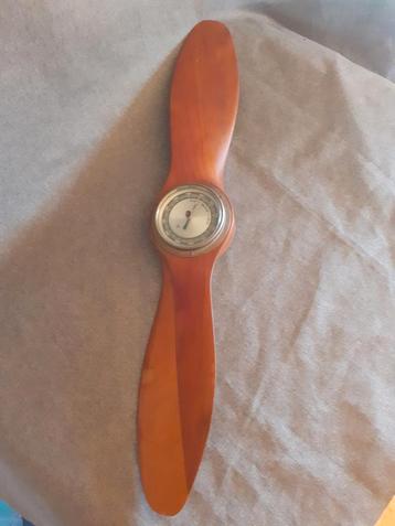 Retro, vintage houten vliegtuig propeller, barometer beschikbaar voor biedingen