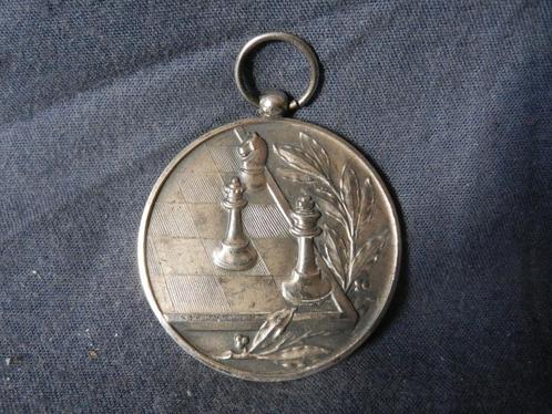 Ronde verzilverde medaille schaakwedstrijd jaren vijftig, Postzegels en Munten, Penningen en Medailles, Overige materialen, Nederland