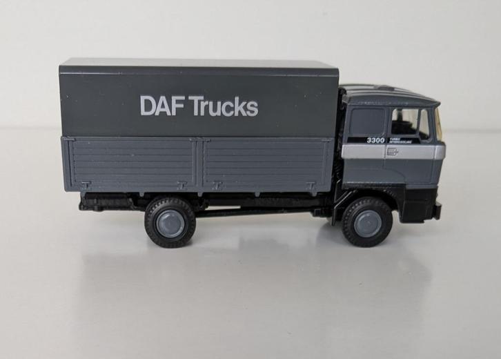 Lion Car DAF /  FA 3300 DKX  4x2  /  uitvoering grijs, Hobby en Vrije tijd, Modelauto's | 1:50, Zo goed als nieuw, Bus of Vrachtwagen